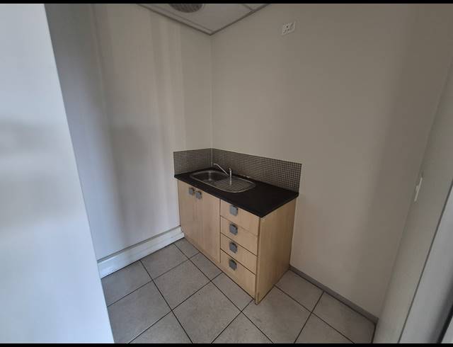 559M² OFFICE TO LET IN WOODMEAD